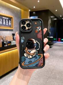 1pc Astronaut Heart Printed Shockproof Anti-Dirty Phone Case Compatible With Apple/Samsung/OPPO/VIVO//Infinix/Realme/OnePlus/Honor/ZTE - Black - View 2