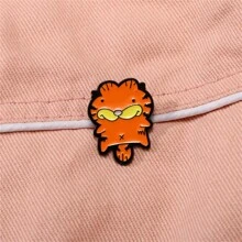 Ghim tráng men hình mèo ngộ nghĩnh, trâm cài trang trí tùy chỉnh, đồ trang trí, huy hiệu túi ve áo, đồ trang sức, quà tặng, ghim cài cho quần áo, túi xách, phụ kiện trường học, văn phòng, áo sơ mi, áo khoác, phụ kiện Halloween thu đông, thích hợp cho thanh thiếu niên, thanh niên, nam giới, thường ngày, ngoài trời, thể thao, kỳ nghỉ, quà tặng tốt nghiệp, sinh nhật, ghim quần áo mặc hàng ngày, quà tặng giáo viên dễ thương 00 phụ kiện trang phục, bùa túi, quà tặng nam, ghim cài túi - Nhiều màu - Xem 5