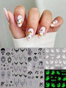 万圣节设计美甲贴纸发光可爱幽灵，闪光南瓜蝙蝠蜘蛛网，骷髅骨头自粘滑块装饰美甲 - 黑與白 - 查看 1