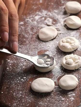 1pc 304 Stainless Steel Cute Cat Paw Shaped Dessert Spoon Ice Cream Scoop,School Supplies