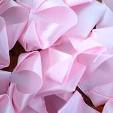 100 Pieces Of Handmade Ribbon Petals, Handmade Rose Petals, Handmade Flower Fresh Semi-Finished Products, Very Suitable For DIY Making Eternal Bouquets, Wedding Roses, Gift Flowers And Ramos Flower Arrangements - Can Be Used To Decorate The Living Room And Bedroom, Or As Gifts For Couple, Parents, Family And Friends, Reduce Your Repetitive Work, Easily And Efficiently Make The Gifts You Want,