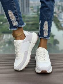 Scarpe sportive casual comode per donne, nuove sneaker da running traspiranti versatili alla moda con suola platform, modello 2024 estate