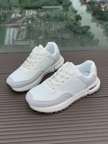 Scarpe sportive casual comode per donne, nuove sneaker da running traspiranti versatili alla moda con suola platform, modello 2024 estate