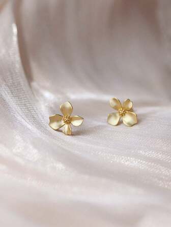 1 Pair Metallic Flower Stud Earrings, Minimalist Design Suitable For Women's Daily Wear, Date, Vacation And Wedding Valentines,Mom,Mother,Mother's Day,Gift