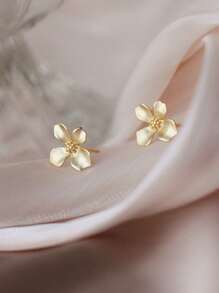 1 Pair Metallic Flower Stud Earrings, Minimalist Design Suitable For Women's Daily Wear, Date, Vacation And Wedding Valentines,Mom,Mother,Mother's Day,Gift