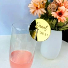 个性化婚礼饮品挂饰 桌号卡 亚克力饮品标签 香槟酒杯名牌 鸡尾酒杯标记 易于清洁，精致，高品质 可定制，个性化，独特 送给她的理想礼物 男友，女友，爸爸，妈妈，家人，朋友，儿子，女儿，学生，上班族，孩子 情人节，周年纪念日，婚礼，母亲节，儿童节，生日，父亲节，毕业典礼，乔迁之喜 学校，家庭，办公室 多功能，装饰性强，可重复使用，精致，时尚，高品质，色彩缤纷，现代，可定制，个性化，独特，送给他的理想礼物，送给她的理想礼物 男友，爸爸，女友，妈妈，家人，朋友 茶室，家庭，花园，办公室周年纪念、情人节、母亲节、生日、父亲节、毕业典礼、婚礼、乔迁之喜、派对上衣、家庭聚会礼物 - 彩色 - 查看 7