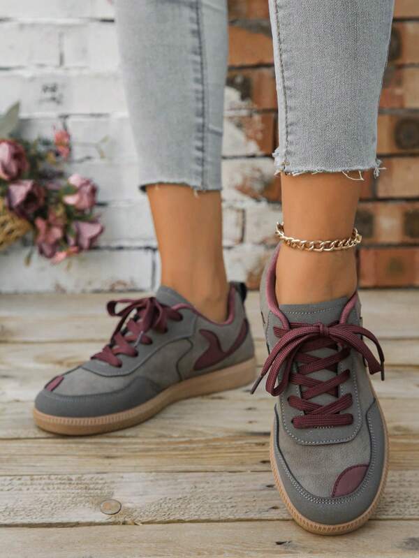 New Retro Round Toe Lace-Up Flat Soft Sole Casual Sneakers For Women