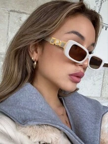 1/2/3 副女士优雅小矩形珍珠装饰时尚黑色太阳镜，适合日常工作通勤和聚会，时尚防晒，优雅搭配，适合家庭郊游、旅行度假、夏季海滩之旅、户外活动等。 - 彩色 - 查看 15