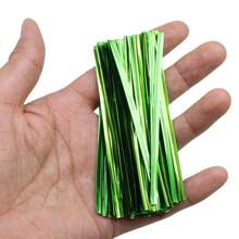 100入組金屬扭結束子有彩色螺旋束子，可用於玻璃紙禮袋、可愛錐形生日糖果袋，有8種顏色可選，尺寸為10cm / 3.97in，適用於婚禮派對禮物袋、禮品袋、派對廚房 - 彩色 - 查看 21