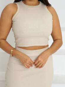 Kim Ribana Skirt And Cropped Blouse Set, Perfect For Those Looking For A Versatile And Bold Look. - Màu Khaki - Xem 2