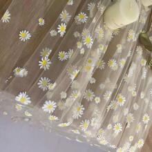 Daisy Floral Flowers Table Runner,Rustic Home Kitchen Dining Decor, Spring Seasonal Farmhouse Decorations Indoor Outdoor Party Supply 30 X 78 Inch