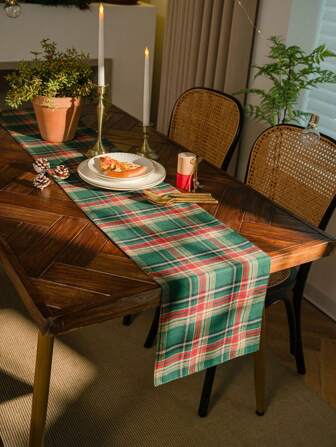 1pc Christmas Ombre Plaid Table Runner, Polyester Fabric Rustic Farmhouse Table Runner, Elegant Rectangular Table Topper, Wrinkle-Free & Non-Slip, Green Holiday Decor, Suitable For Christmas, Dining, Party