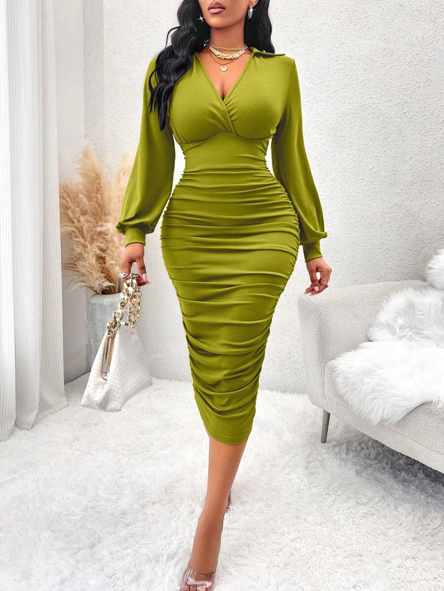 AIJ Amarilo V 领长袖褶饰修身中长连衣裙，适合派对、度假休闲 - 查看 1