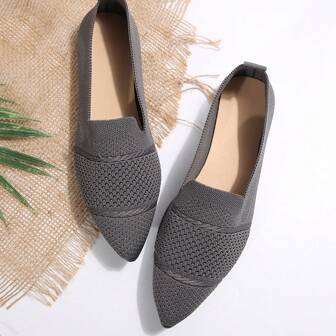 2026 女士尖头套脚鞋，高端舒适，户外时尚百搭透气平底鞋