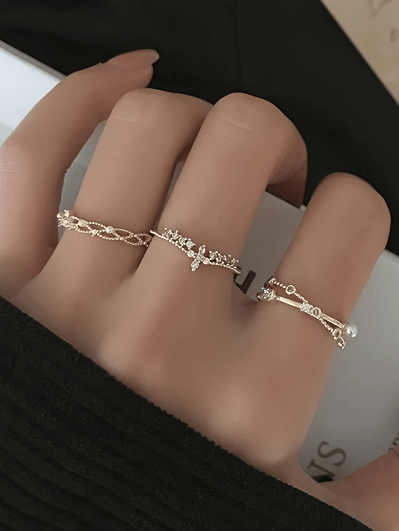 مجموعة مكونة من 3 قطع خاتم قابل للتعديل مصمم بطراز تصميم تاج متقاطع من سبيكة النحاس والزركون السيرامي والخرز الصناعي، مناسب للنساء للاستخدام اليومي - ذهبي أصفر - مشاهدة 3