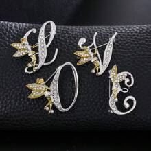 1pc/Set 26 Pcs Angel Shape English Alphabet Pins Cute Brooch For Clothes, Bags, Hats, Accessories Dress Accessories Pin For Clothes Bag Charm School Office Accessories Shirts Jacket Jewelry Christmas Halloween Clothes Pin Funny Teacher Gifts