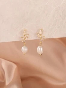 Boucles d'oreilles en perle pour femmes Boucles d'oreilles en or délicates pour femmes Boucles d'oreilles pendantes en cubique zircone plaquées or/argent 14 carats Pendentifs à clips Perles Bijoux simples pour tous les jours Cadeaux
