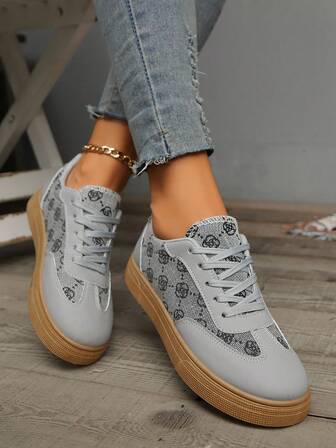 A Pair Of Girl's 2024 Summer Chinese Style Youth Canvas Shoes, New Versatile Casual Shoes, Thick Soled Breathable Shoes, Mid Top Sneakers