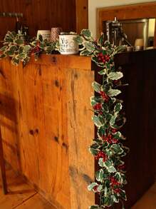 1 件人造植物藤蔓，带红色浆果和花环，用于圣诞节装饰，适合室内/室外壁炉、冬季节日家居装饰