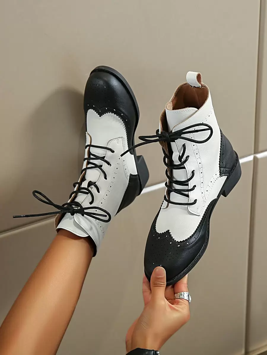 Botines de mujer de moda de otoño/invierno con estilo vintage, parches y cordones, cómodos, perfectos para combinar en Navidad y otras festividades - Blanco y Negro - Ver 1