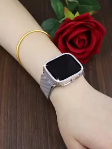 兼容 表带和表壳组合。时尚休闲，男女皆宜。这款二合一表壳采用柔软透气、可调节的环形不锈钢编织磁扣表带，搭配闪亮镶钻、防摔防刮的 PC 材质和钢化玻璃保护膜，兼容 Series Ultra/11/10/9/8/7/6/5/4/3/Se，搭配 38/40/41/42/44/45/46/49 毫米表带和表壳。