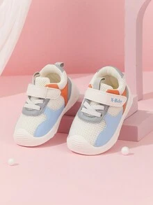 1 双儿童撞色功能鞋垫透气防滑软底户外运动鞋