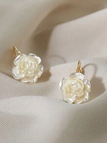 1 Pair Of Girls' White French Pearl Camellia Flower Earrings - Suitable For Daily Accessories