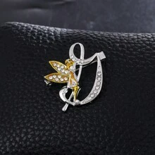 1pc/Set 26 Pcs Angel Shape English Alphabet Pins Cute Brooch For Clothes, Bags, Hats, Accessories Dress Accessories Pin For Clothes Bag Charm School Office Accessories Shirts Jacket Jewelry Christmas Halloween Clothes Pin Funny Teacher Gifts