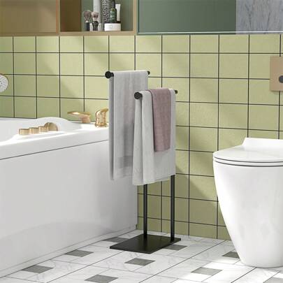 HOMCOM Piantana Portasciugamani da Terra a 2 Bracci, Porta Asciugamani per Bagno Autoportante in Metallo, 35.5x20x78cm, Nero
