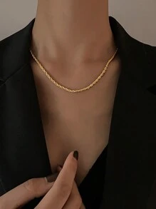 Women's Fashion Simple Sexy Necklace, Twist Rope Chain, Chain, Gold Jewelry Gold Accessories, Women Gifts, Choker Necklace, European And American Style Unisex Necklace, Sailor Rope Chain Necklace, Coffee Bean Necklace, Snake Chain, Oval Chain, Geometric Chain, Fashionable High-End Short Necklace Copper Clavicle Chain Choker Necklace, Golden Accessories, Style Women Gifts Daily Casual Wear, Fashion Jewelry