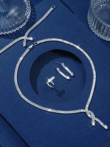 1 Copper-Based Sparkling Zirconia Necklace + 1 Luxurious Zirconia Bracelet + 1 Pair Elegant Zirconia Earrings + 1 Graceful Zirconia Ring, 5-Piece Bridal Wedding Jewelry Set For Party, Wedding, Banquet, Bridal Photography, Gift - Silver - View 3