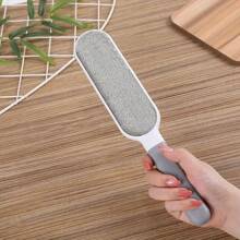 1入組可重複使用的寵物毛髮刷- 通過靜電除去寵物毛髮- 適用於衣服，床上用品，沙發，家具和地毯- 家居清潔工具