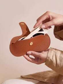 Leather Glasses Case, Anti-Scratch, Anti-Pressure Sunglasses Protective Case, Pouch Glasses Case Holder Organizer Storage Eyeglass Case Protective Case Glasses Bag Sunglasses Pouch For Travel Vacation Cruise Summer Holiday Travelling Bag Travel Stuff Essentials For College Dorm Home School Hotal Travel Kit