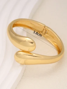 金色时尚水滴形锌合金手链，街头时尚个性，欧美风格，高端大气，夸张简约几何抽象图案，复古、别致、奢华、优雅，适合日常通勤、朋友聚会、浪漫假期、街拍、女士时装秀、商务会议等各种场合 - 手鐲 - 查看 7