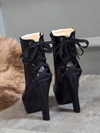 秋冬 12 厘米复古高跟防水台及踝靴女时尚性感短靴，搭配开衫，百搭