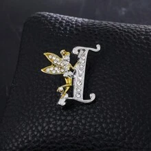 1pc/Set 26 Pcs Angel Shape English Alphabet Pins Cute Brooch For Clothes, Bags, Hats, Accessories Dress Accessories Pin For Clothes Bag Charm School Office Accessories Shirts Jacket Jewelry Christmas Halloween Clothes Pin Funny Teacher Gifts