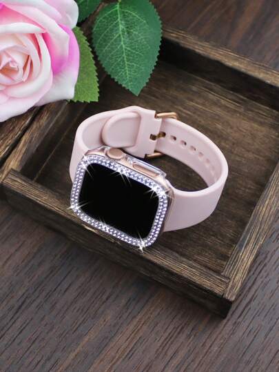 Bộ dây đeo và vỏ đồng hồ nữ, tương thích với Apple Watch các kích thước 38mm, 40mm, 41mm, 42mm, 44mm, 45mm, 46mm và 49mm. Sản phẩm có dây đeo silicon mềm mại, thể thao và thoải mái, kết hợp với vỏ PC bền chắc, chống sốc và chống trầy xước, được trang trí bằng đá pha lê hai hàng. Tương thích với các dòng Ultra/11/10/9/8/7/6/5/4/3/SE. Dây đeo và vỏ đồng hồ thời trang, dễ đeo và điều khiển cảm ứng nhạy!