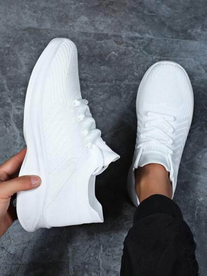 男士休闲透气编织一脚蹬运动运动鞋，配有可调节鞋带，适合户外徒步、散步、旅行