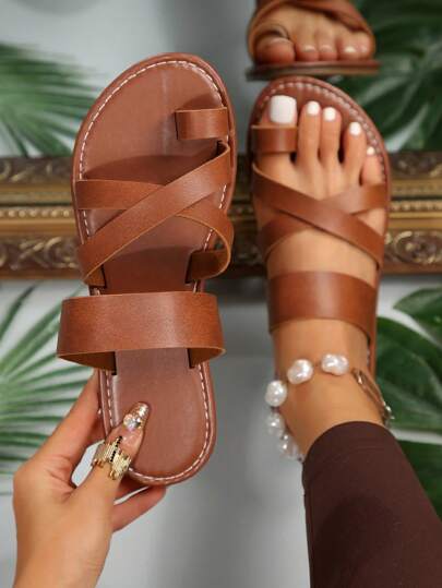 女式不對稱帶扣扁平露趾夾腳拖鞋,春夏季度開放式羅馬涼鞋,適用於家居/戶外/度假拖鞋