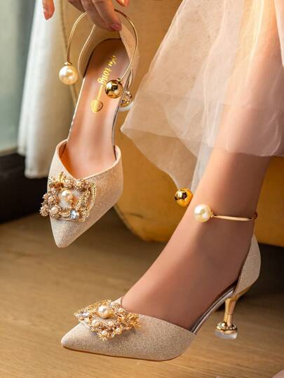 Zapatos de tacón alto elegantes y de moda con puntera cerrada, adornados con cristales franceses de fantasía y perlas falsas para mujeres, ideales para novias en San Valentín