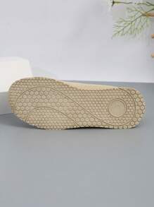 4-Season Non-Slip Thick Sole Hollow Mesh Solid Color Casual Sport Shoes For Women Plus Size Lace-Up Platform Fashion Sneakers