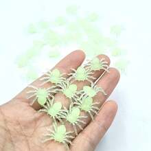 50 y 100 piezas Mini bichos realistas de broma, cucarachas falsas de plástico, araña de plástico negro pequeña, imitaciones realistas de bichos, artículo de novedad, artículo de broma de Halloween, decoraciones de Halloween, obsequios para fiesta - Multicolor - Ver 10