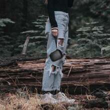 ALKOO 适用于 ZV-1/ZV-1F/ZV-1 II 数码相机的硬质便携包，也适用于 ToAuite、Lecnippy、Bifevsr、Lecran 等品牌的 4K/5K 数码相机 - 黑色外壳 + 黑色拉链（仅含外壳），可用作充电器收纳包、办公必备数码相机包、数据线相机包、电子线缆整理包、移动电源收纳包、钱包式旅行相机包，是送给男士、女士、儿童和教师的圣诞礼物。 - 黑色 - 查看 7