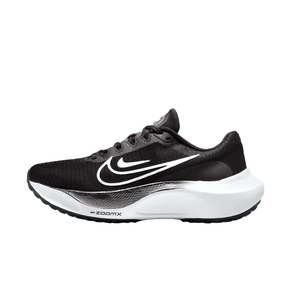 Nike Zoom Fly 5 女士訓練跑步鞋，舒適泡沫墊底，網布耐用防滑減震，白黑色DM8974-001，低幫鞋款，內含碳板 - 黑與白 - 查看 1