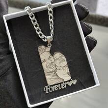 Collier photo personnalisé en acier inoxydable, collier personnalisé avec lien de 5 mm avec photo et nom personnalisés, cadeau de fête pour amis/famille. Élégant, vintage, unisexe, western, sauvage, punk. Personnalisé, unique, idéal pour lui, elle, petit ami, petite amie, papa, maman, famille, amis, fils, fille, grands-parents pour anniversaires, pour porter au quotidien, pour le bal, pour la fête des mères, pour la Saint-Valentin, pour la remise des diplômes, pour les mariages, pour la fête des pères