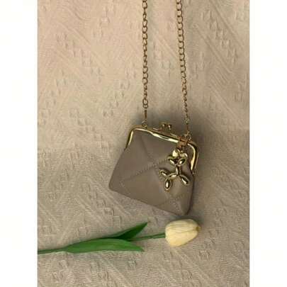 2024 Fashion Diamond Chain Messenger Bag Niche Design Shoulder Clip Bag Popular Mini Bag Bag For Woman