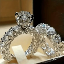 2 件/套优雅 CZ 订婚戒指，镶嵌明亮圆形方晶锆石，浪漫奢华象征性珠宝，适合婚礼派对