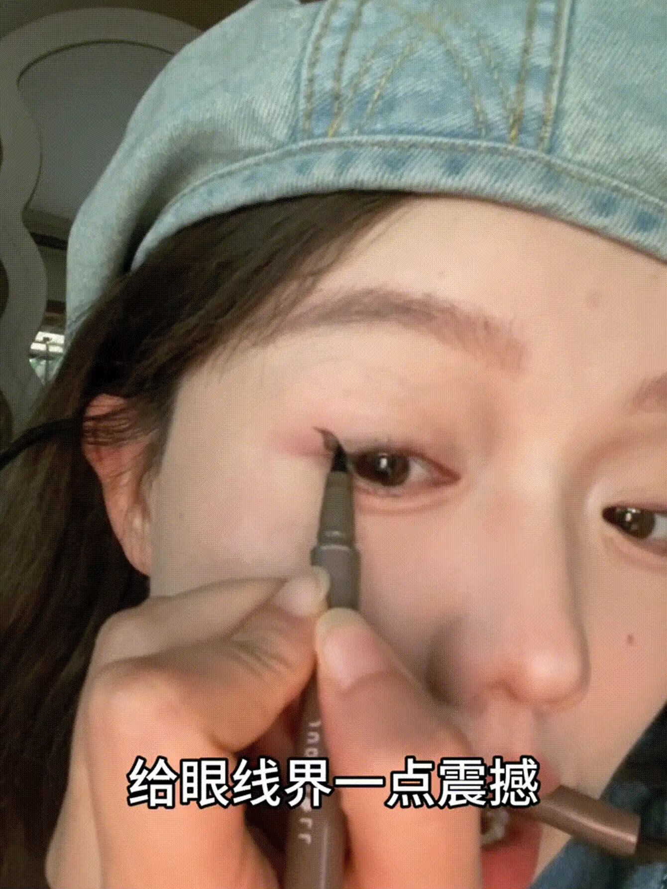 JUDYDOLL 400毫克液体眼线笔,超细笔尖,防水速干,适合新手、自用、送礼、婚礼妆容、派对妆容、旅行妆容、新品上市、独特功能、送给朋友和女友的礼物 - 婚礼必备、婚礼宾客妆容、单身派对妆容、自然日系妆容、甜美妆容、血红色妆容、约会妆容 - 棕色 - 查看 2