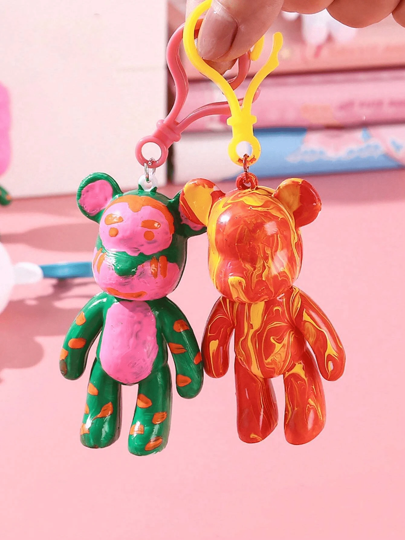 1pc Random Color Cartoon Bear Fluid Art Key Chain DIY Kit, For Party Gifts, Doodle DIY Materials - Multicolor - View 1