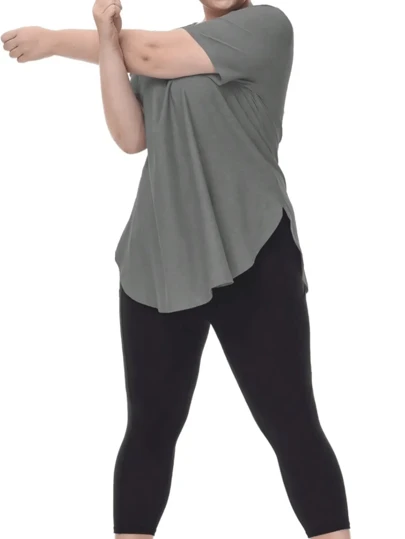 大码女式撞色休闲运动T恤，舒适百搭，经典优雅畅销款，适合日常穿着